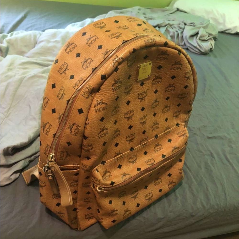 MCM bag size L